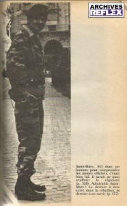 Hélie de Saint-Marc à Alger devant ses troupes du 1er REP, photo tirée du livre de Pierre Sergent Je ne regrette rien